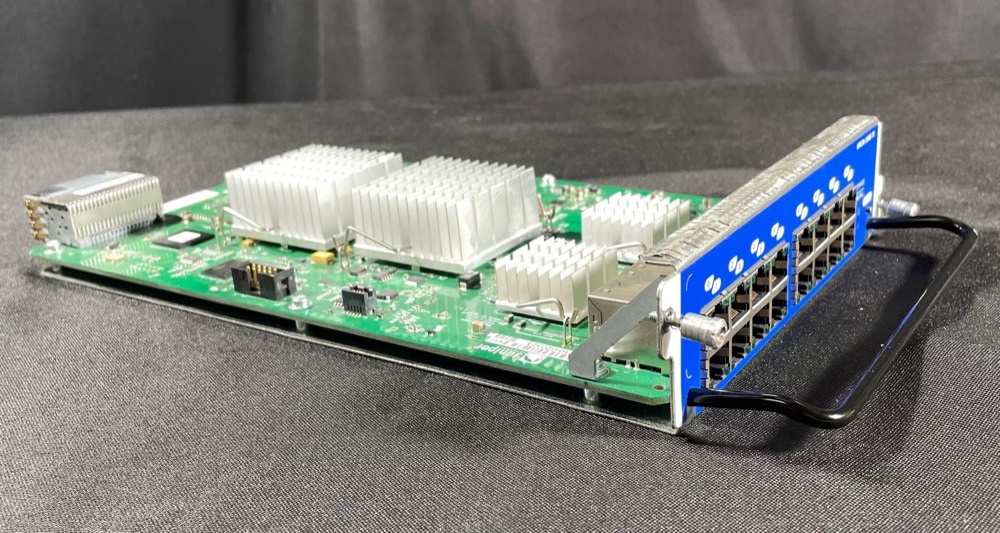 Межсетевой экран Juniper SRX3K-16GE-TX — фото 2