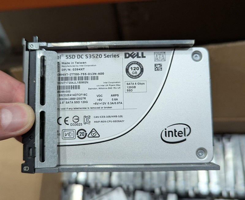 Сервер Dell 120GB 2.5 SATA 6G SSD 394XT Intel SSDSC2BB120G7R PowerEdge w/ Caddy Tray — фото 1