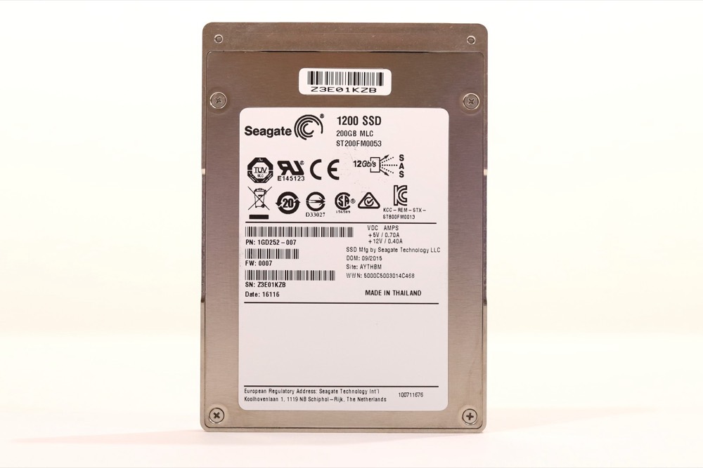 SSD-накопитель Seagate ST200FM0053 200GB 2.5" 12Gb/s MLC SAS Solid State Drive P/N: 1GD252-007 — фото 1