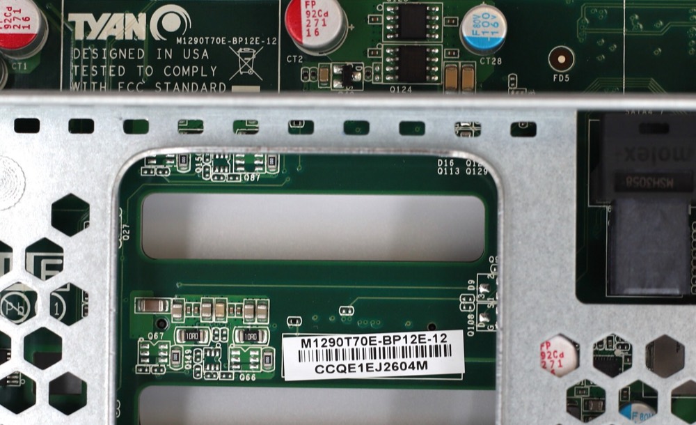 Бэкплейн Tyan TN76-B7102 Server Backplane Board P/N: M1290T70E-BP12E-12 Tested Working — фото 3