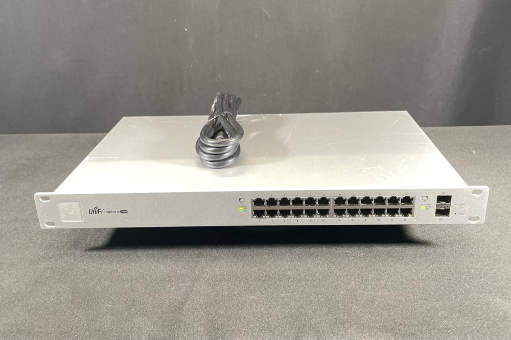 Коммутатор Ubiquiti US-24-250W — фото 1