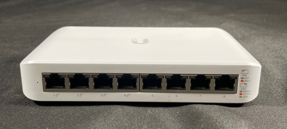 Коммутатор Cisco USW-LITE-8-POE — фото 1
