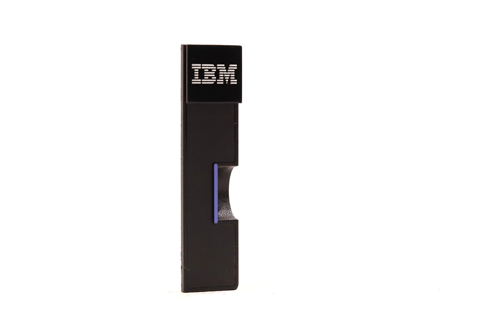 Компонент IBM Storwize V3700/V7000 SFF Right Hubcap Enclosure FRU P/N: 00Y2512 Tested — фото 1