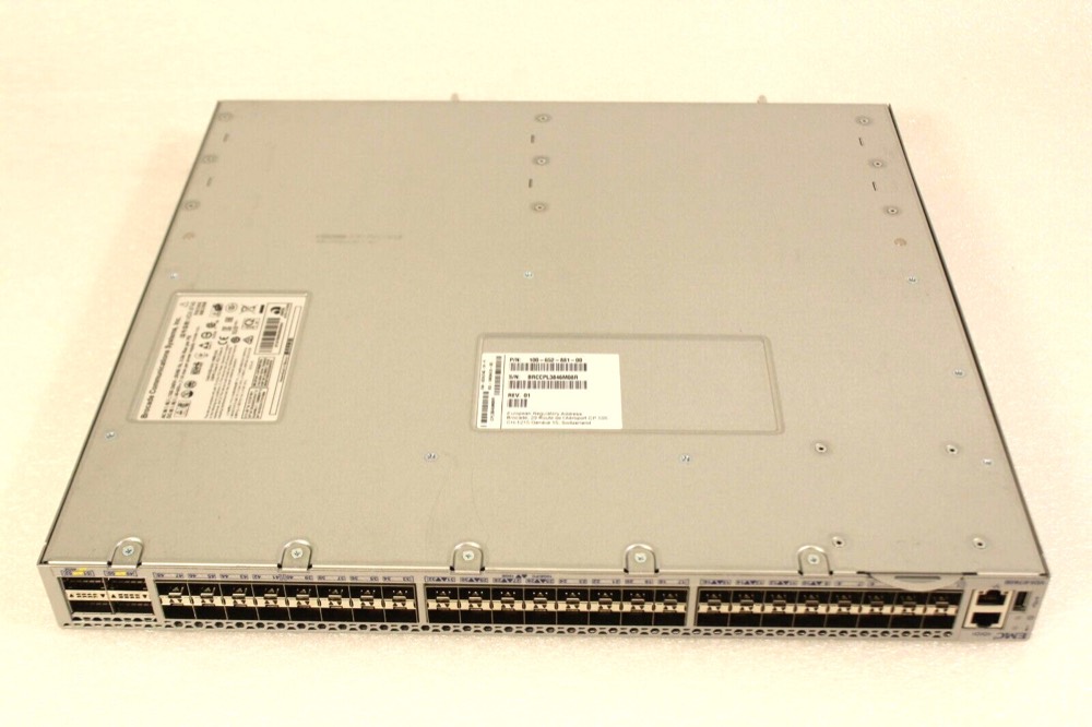 Трансивер VDX-6740B EMC EM-VDX6740-24-R 48x 1/10GbE SFP+ + 4x 40Gb QSFP+ Switch — фото 1