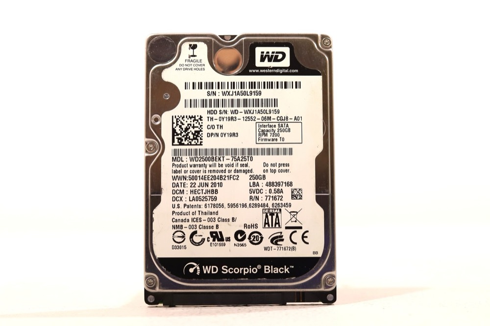 Жёсткий диск WD WD2500BEKT-75A25T0 250GB 2.5" 3Gb/s 7.2K RPM SATA Hard Drive Dell P/N: 0Y19R3 — фото 1