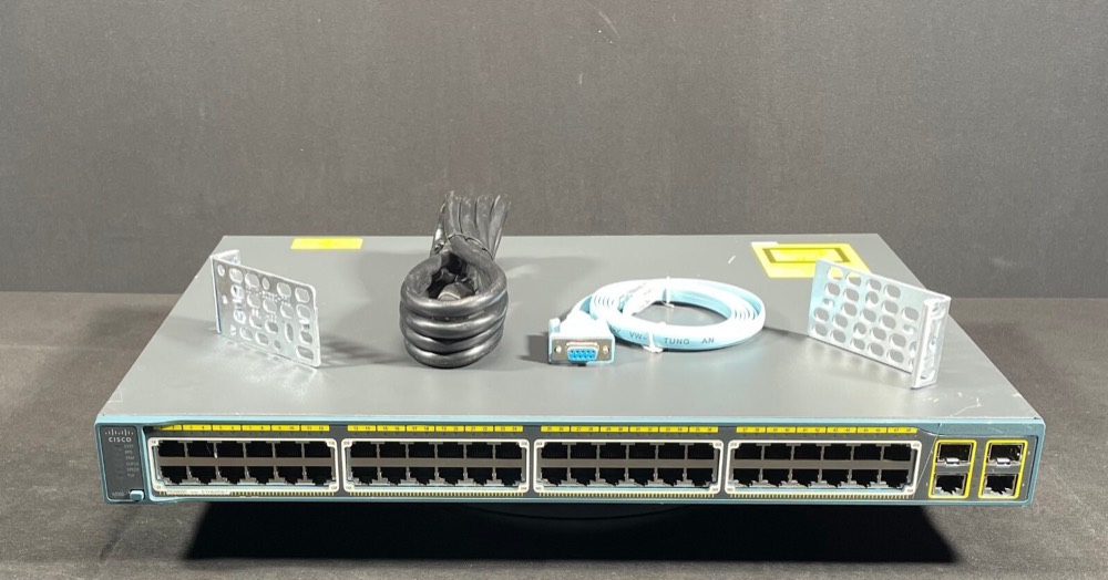 Коммутатор Cisco WS-C2960-48PST-L — фото 1