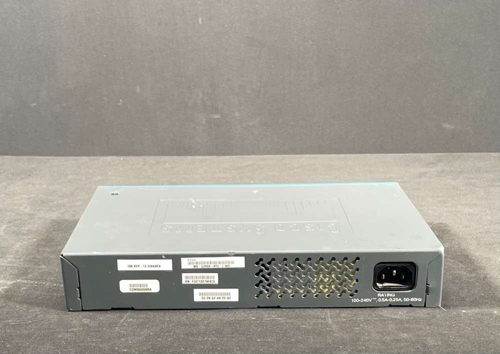 Коммутатор Cisco WS-C2960-8TC-L — фото 3