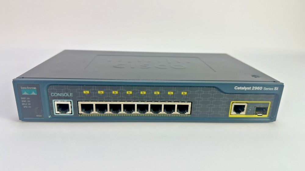 Коммутатор Cisco WS-C2960-8TC-S — фото 1