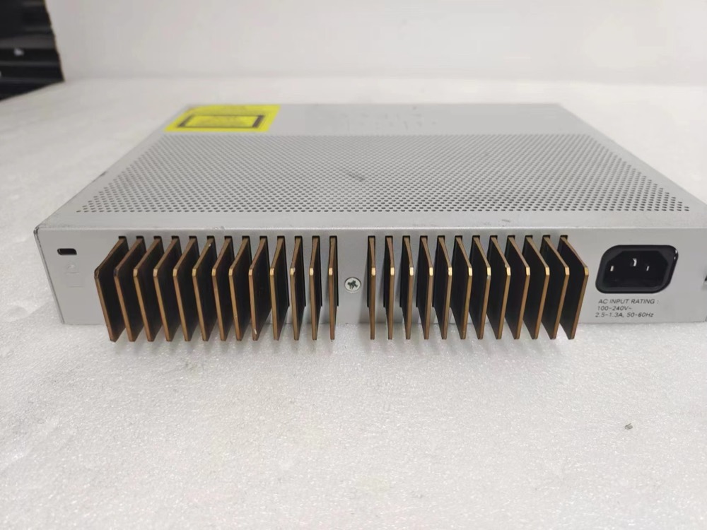 Коммутатор Cisco WS-C2960L-16PS-LL — фото 3