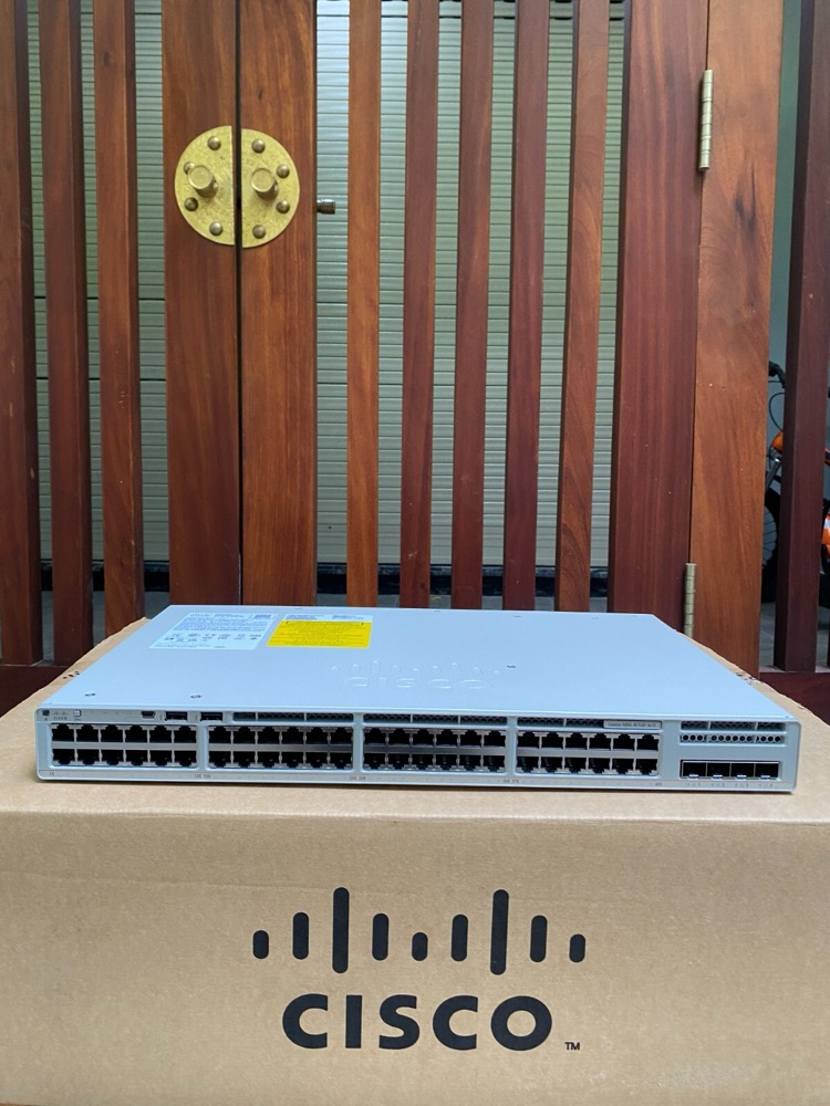 Коммутатор Cisco WS-C2960L-24PQ-LL — фото 1