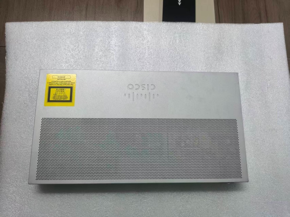 Коммутатор Cisco WS-C2960L-48TQ-LL — фото 2