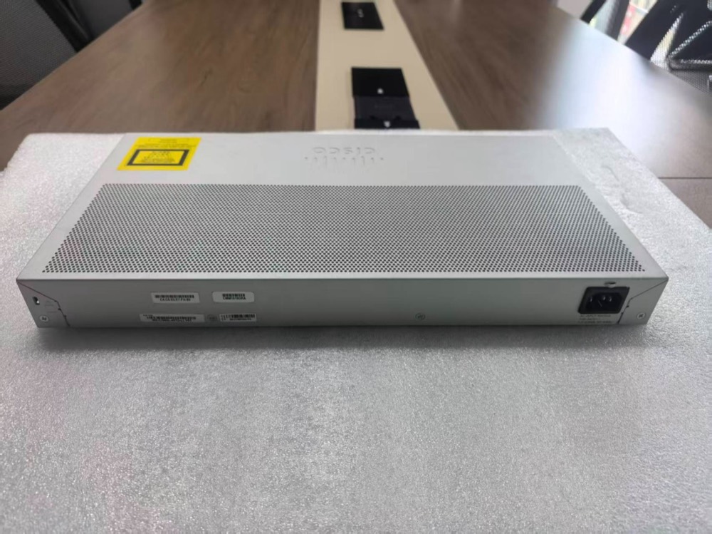 Коммутатор Cisco WS-C2960L-48TQ-LL — фото 3