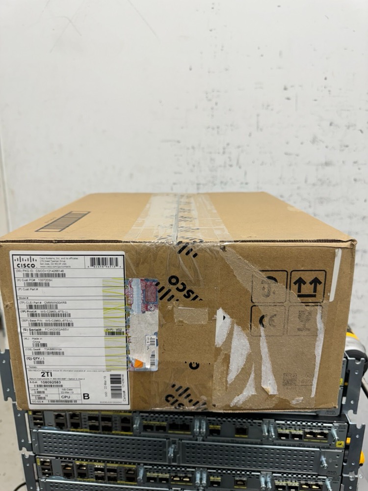 Коммутатор Cisco WS-C2960L-8TS-LL — фото 1