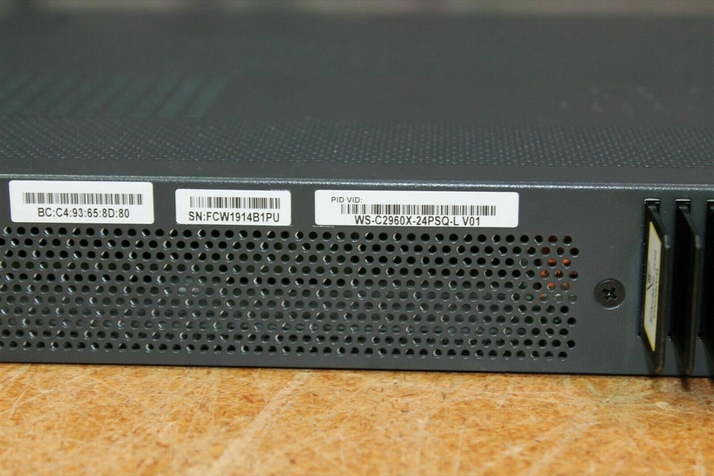Коммутатор Cisco WS-C2960X-24PSQ-L — фото 3