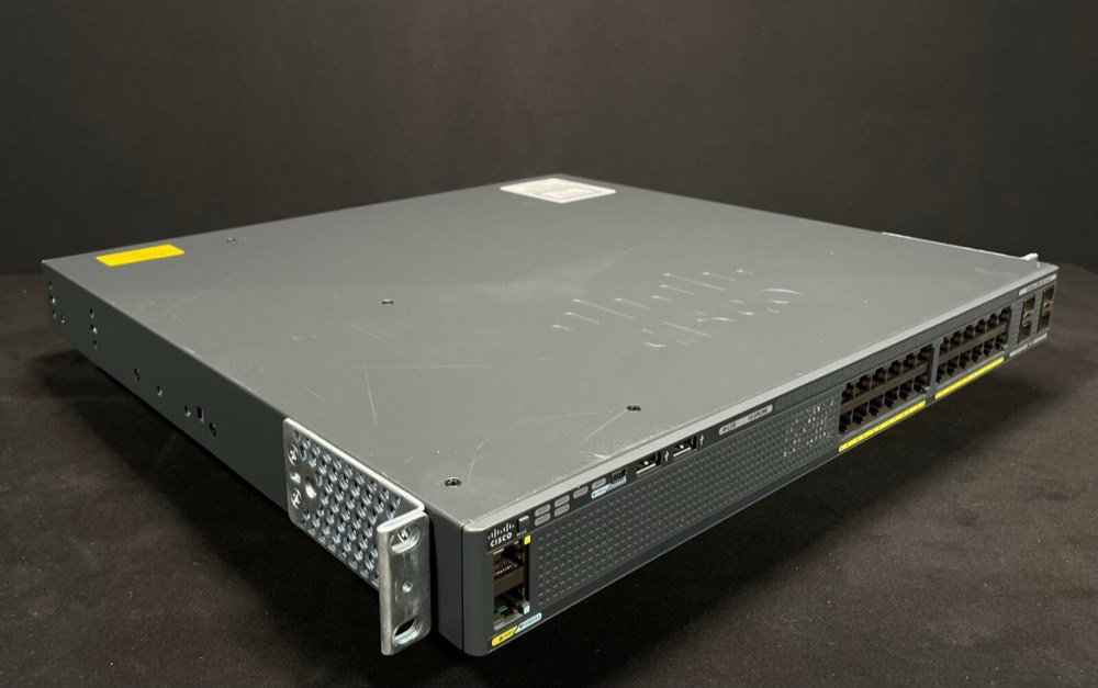 Коммутатор Cisco WS-C2960XR-24TS-I — фото 2