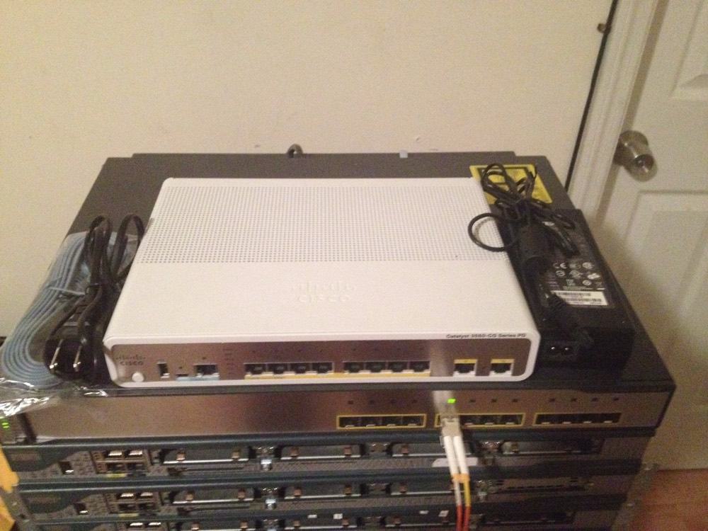 Коммутатор Cisco WS-C3560CPD-8PT-S — фото 1