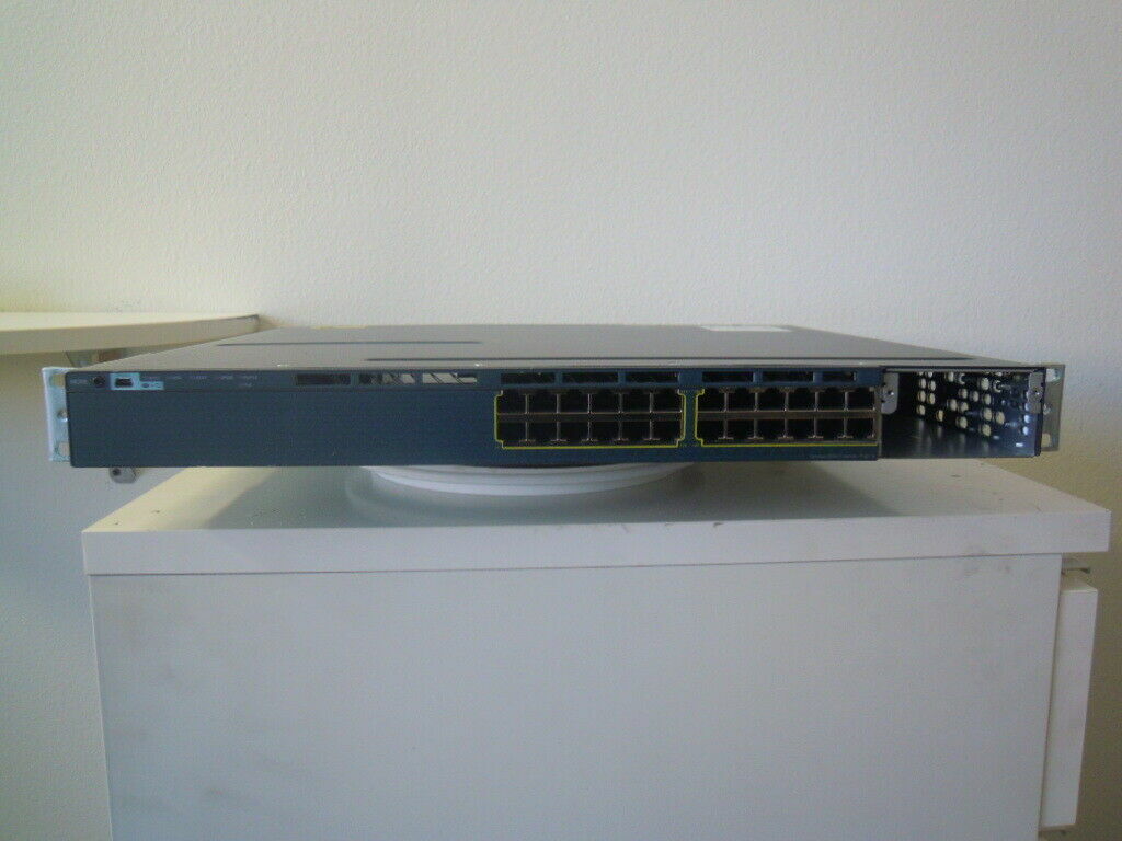 Коммутатор Cisco WS-C3560X-24P-S — фото 1
