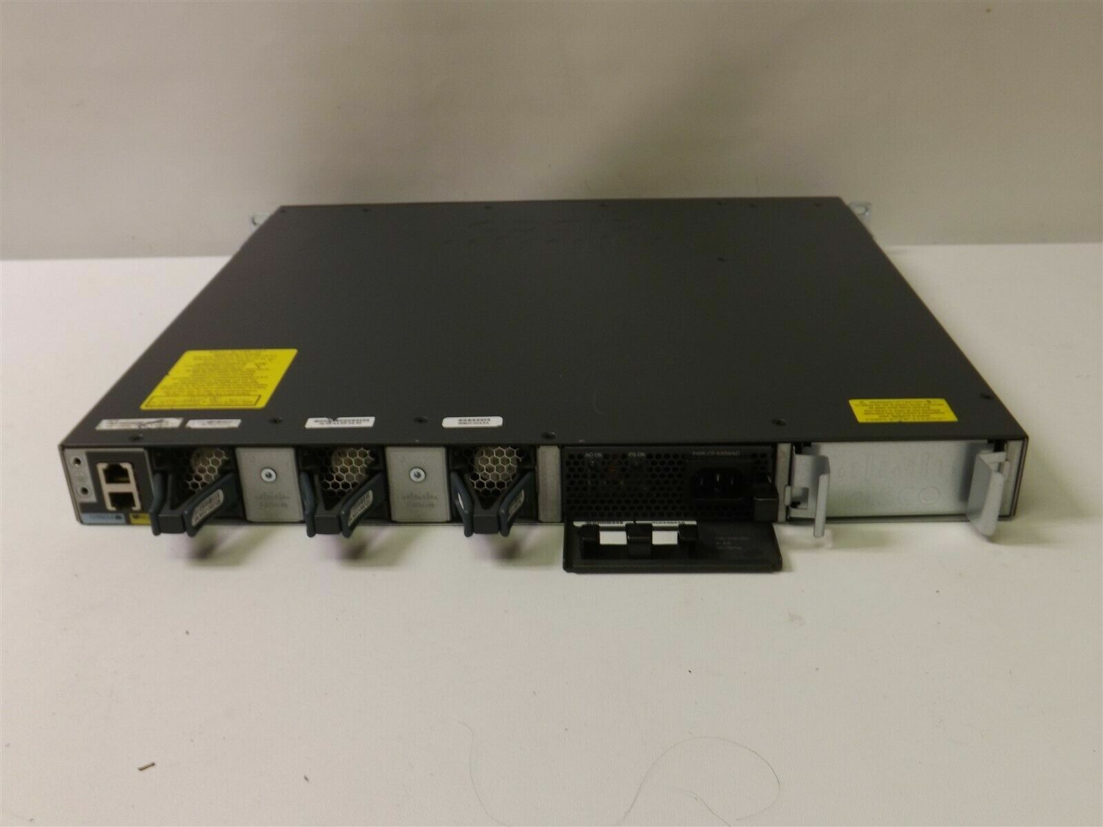 Коммутатор Cisco WS-C3650-24PD-E — фото 3