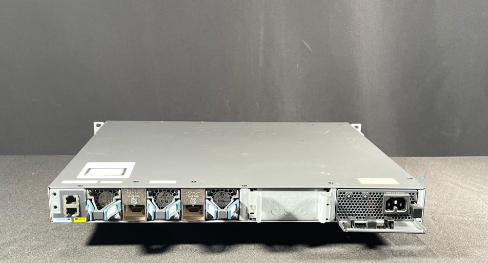 Коммутатор Cisco WS-C3650-48PS-S — фото 3