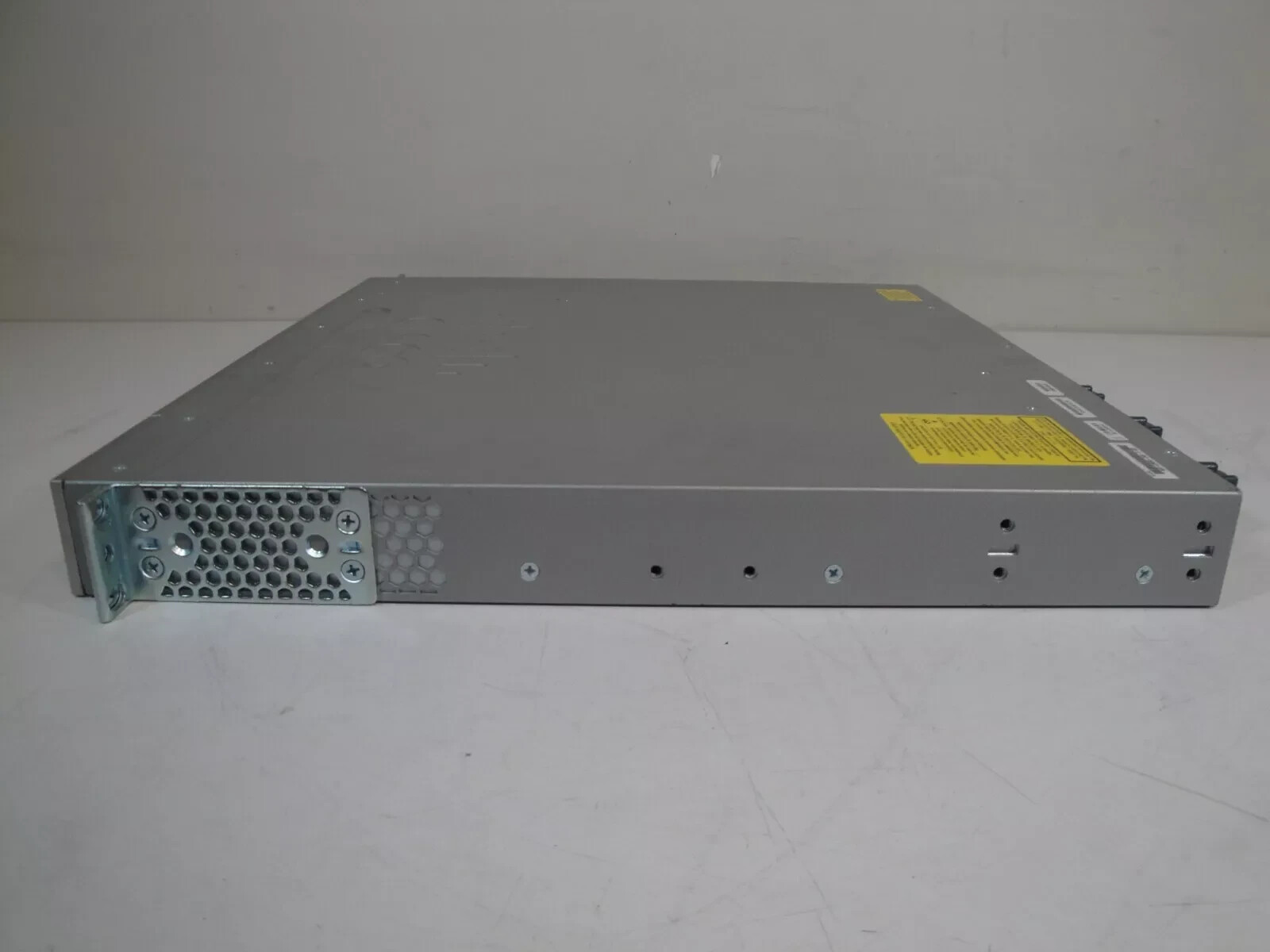 Коммутатор Cisco WS-C3850-24S-S — фото 2