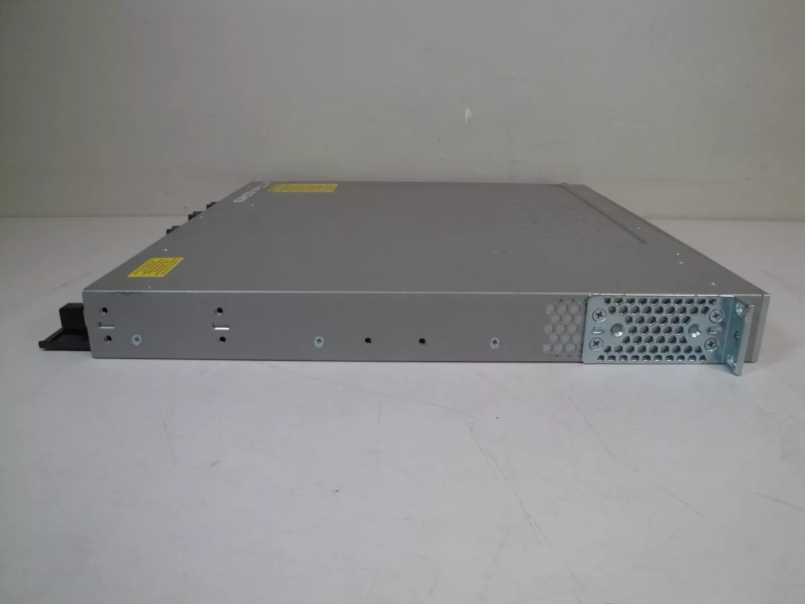 Коммутатор Cisco WS-C3850-24S-S — фото 3