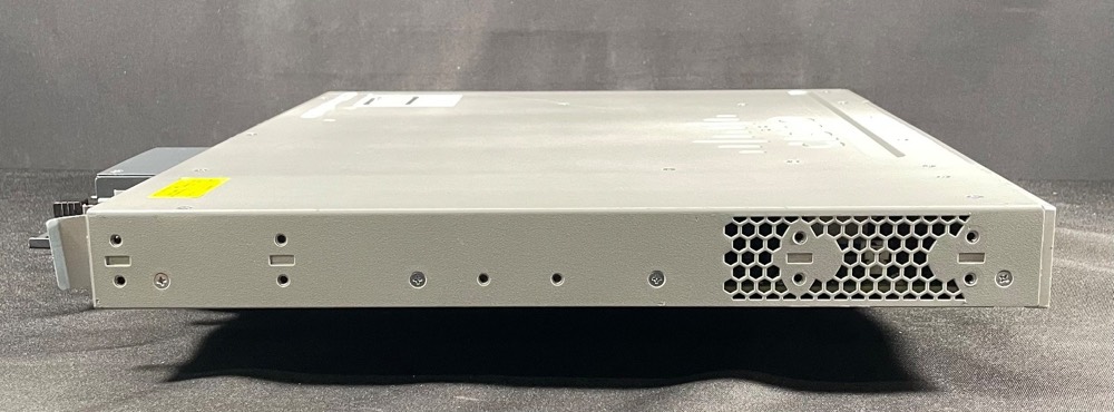 Коммутатор Cisco WS-C3850-24XUW-S — фото 3