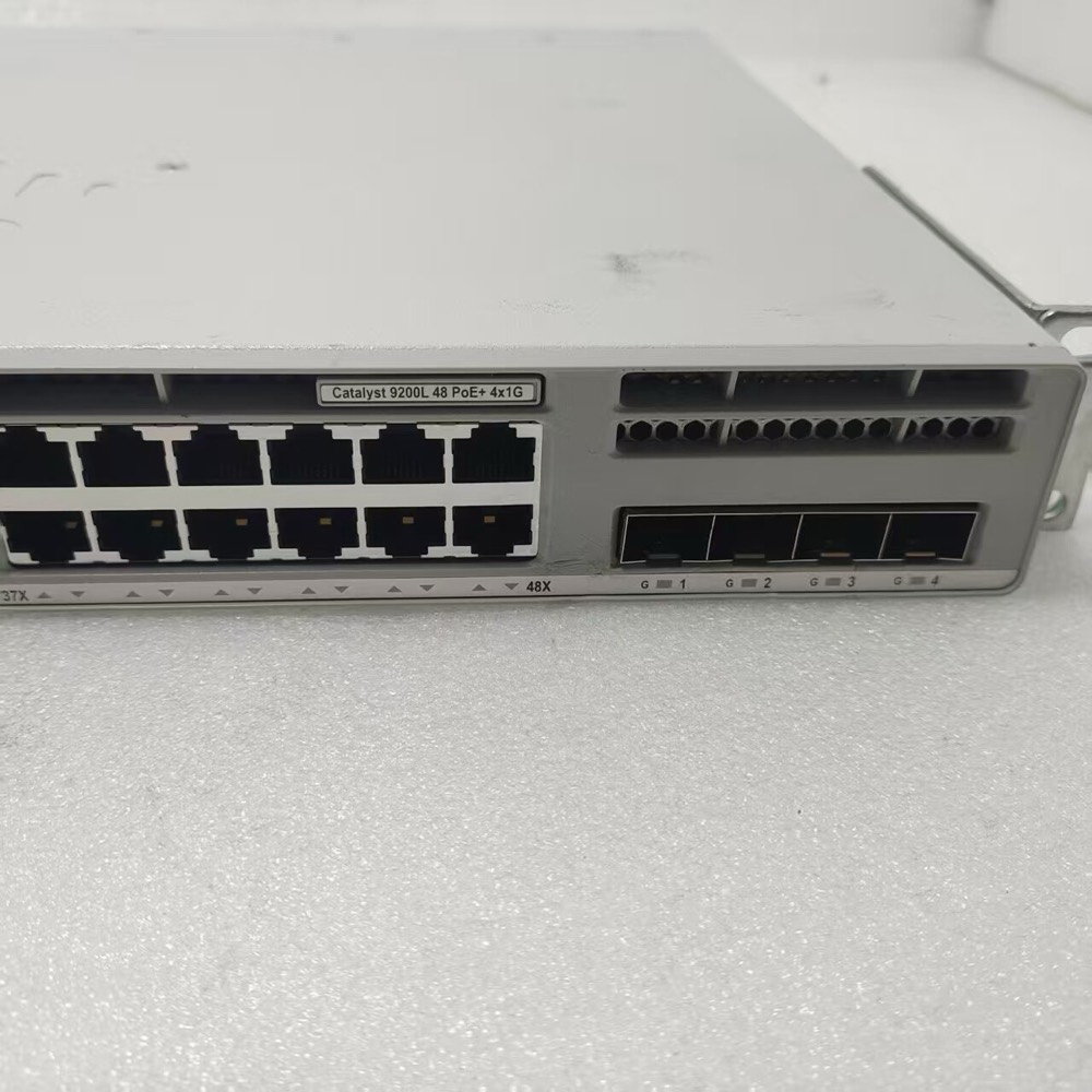 Коммутатор Cisco Catalyst 9200L 48 портов PoE+ 4×SFP 1G (WS-C9200L-48P-4G-E) — фото 2