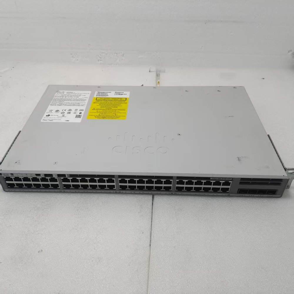 Коммутатор Cisco Catalyst 9200L 48 портов PoE+ 4×SFP 1G (WS-C9200L-48P-4G-E) — фото 3