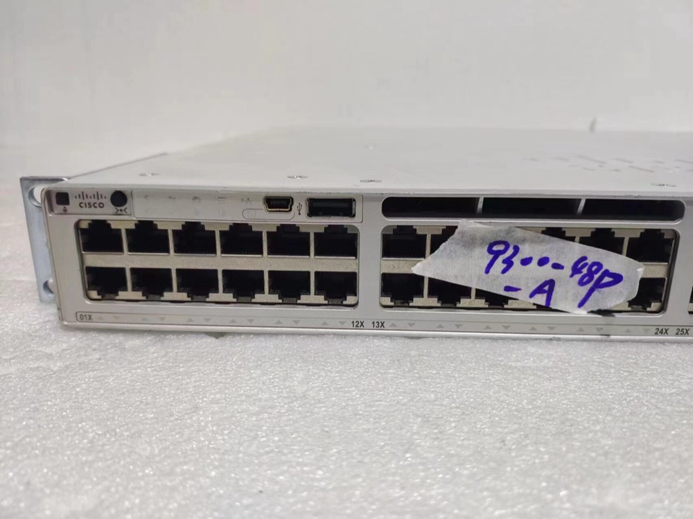 Коммутатор Cisco WS-C9300-24P/48P-A — фото 2