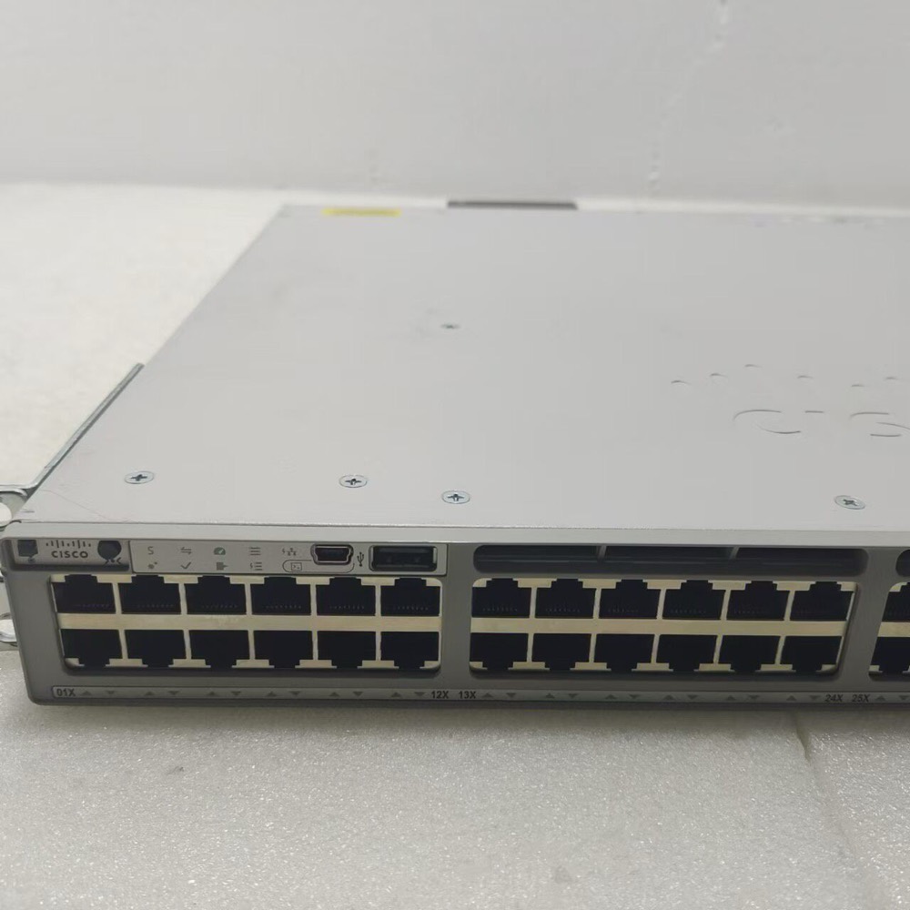 Коммутатор Cisco WS-C9300-48U-A — фото 1