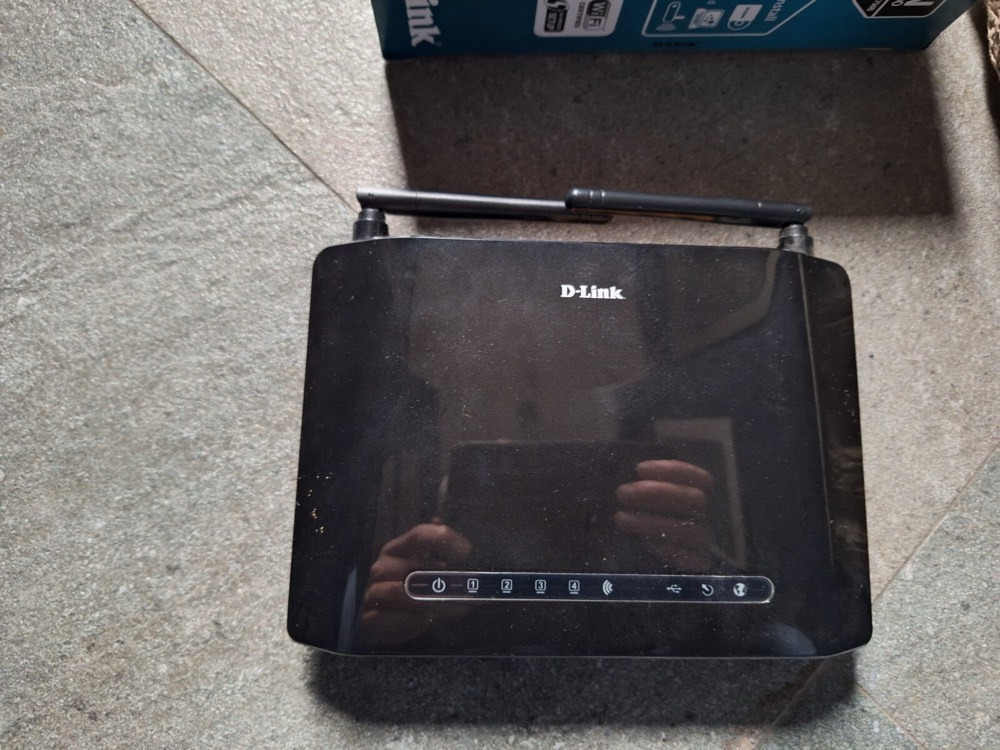 Wi-Fi роутер Cisco Linksys E900 Wireless-N300 — фото 1
