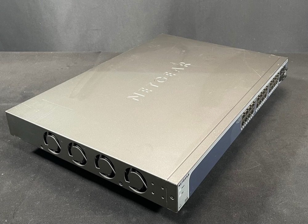 Коммутатор Netgear XS728T — фото 2