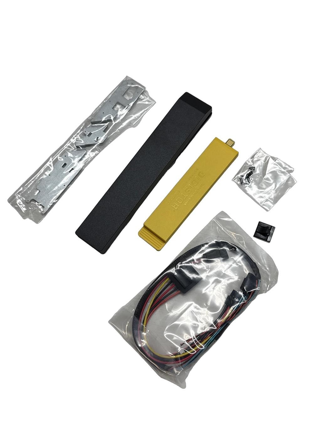 SSD-накопитель YXDV5 NEW Digistor Dell 256GB SSD w/Locking Mount Bracket & Cable Kit — фото 1