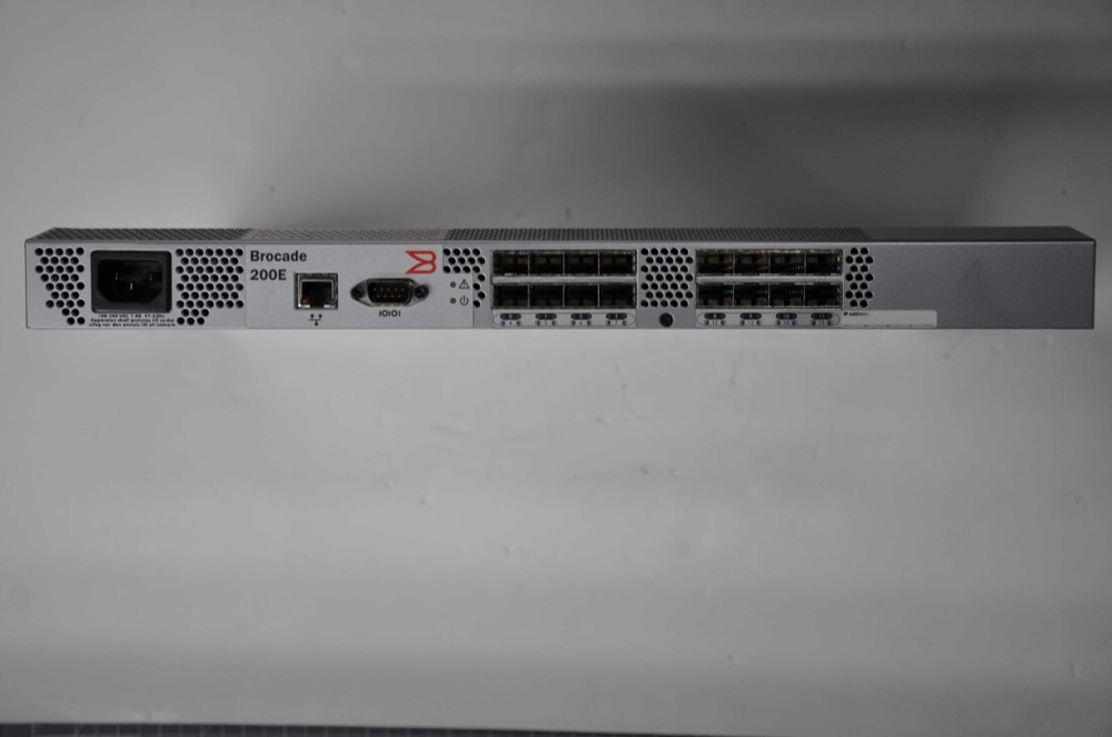 Коммутатор Fibre Channel Brocade 200E — 16 портов 4G FC (легаси) — фото 1