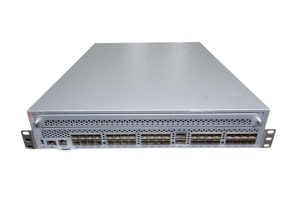 Extension-коммутатор Fibre Channel Brocade 7840 — 24×16G FC + 16×10GbE + 2×40GbE extension — фото 1
