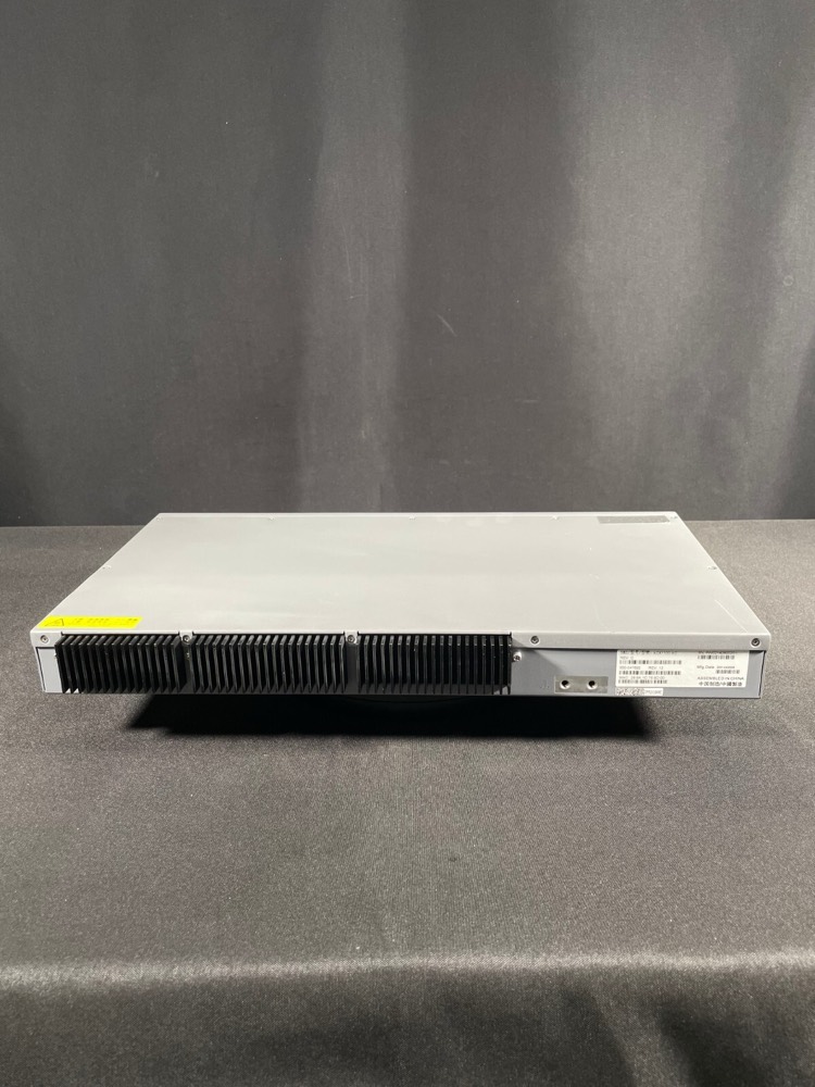 Access-роутер Juniper ACX1100 — компактный access-роутер — фото 3