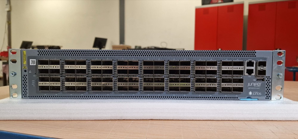 Коммутатор Juniper QFX5210 — 64×100G spine — фото 1