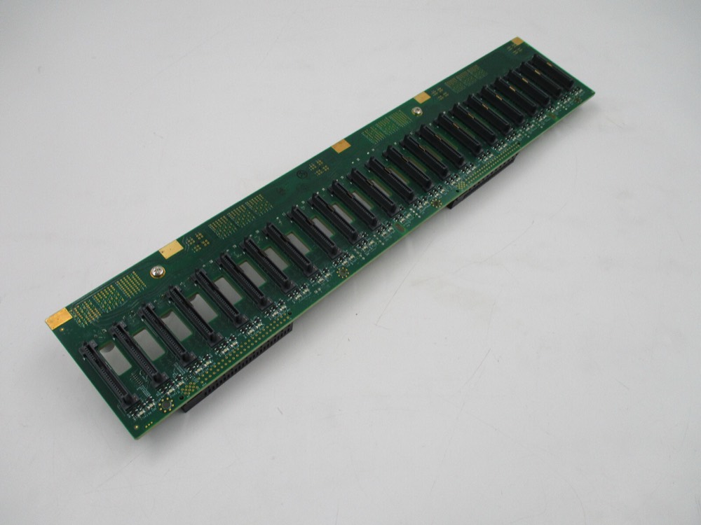 SSD-накопитель SSD SuperMicro BPN-SAS-927 Backplane Supports 24x2.5" SAS/SATA HDD with 3 PCIe cards — фото 1