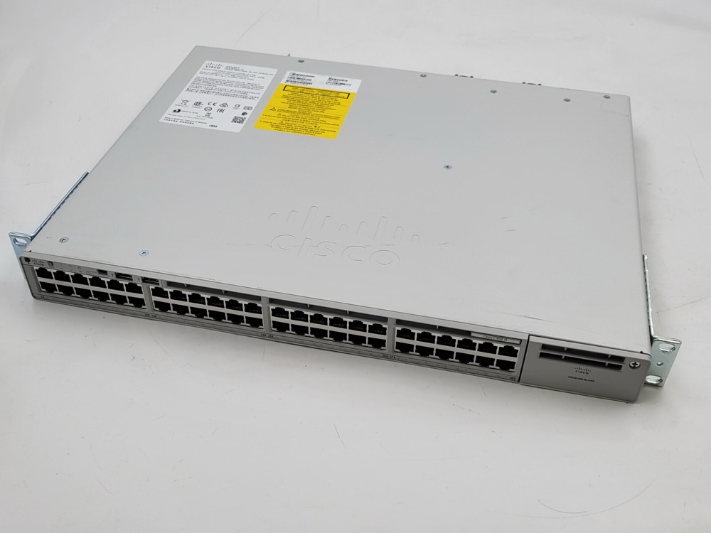 Коммутатор C9200-48T-E — фото 1