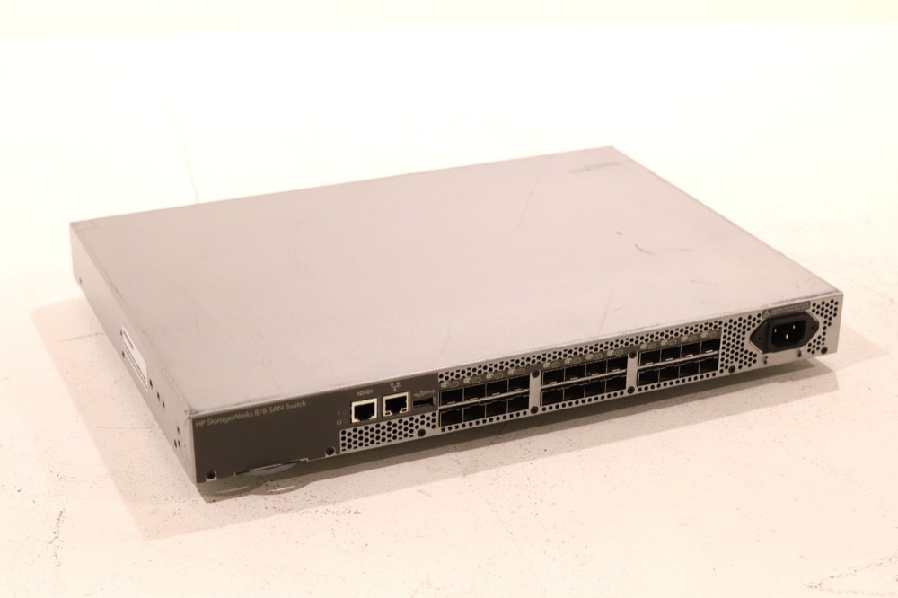 Коммутатор HP AM867B StorageWorks 8/8 SAN Switch 8 Ports Active W/ Sliders — фото 1