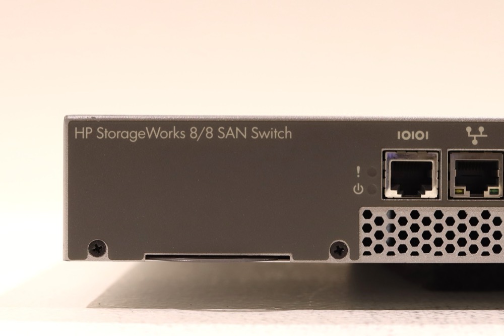 Коммутатор HP AM867B StorageWorks 8/8 SAN Switch 8 Ports Active W/ Sliders — фото 3
