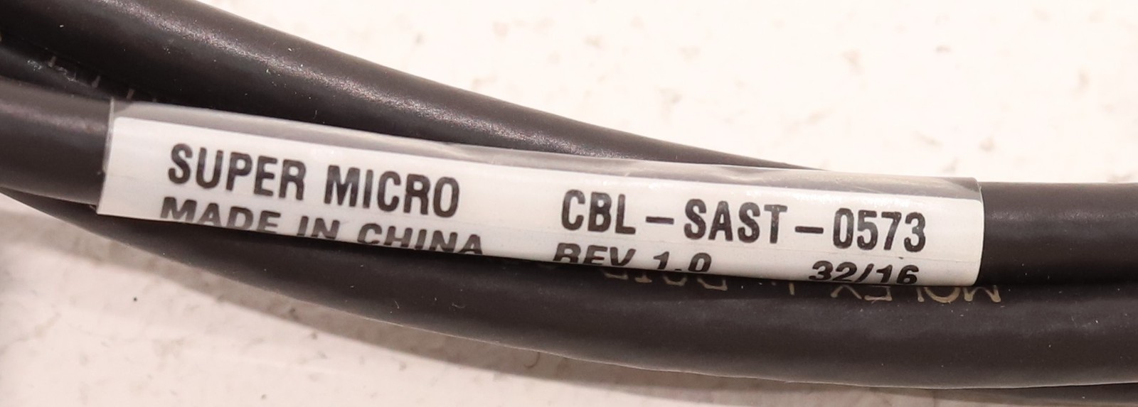 Кабель Supermicro External MiniSAS HD to External MiniSAS HD 1m Cable (CBL-SAST-0573) — фото 2